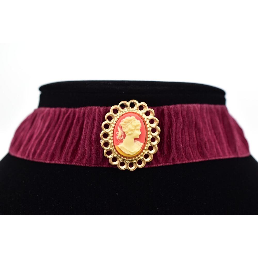 Vintage Cameo Choker Necklace Pendant Burgundy Ribbon Fabric Gold NOS 1990s A23